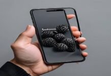 Clicks shows off its BlackBerry-inspired phone in a new hands-on video Clicks shows off its BlackBerry-inspired phone in a new hands-on video